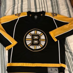 Women’s NHL Bruins Jersey Bergeron. Size women’s small. Great condition